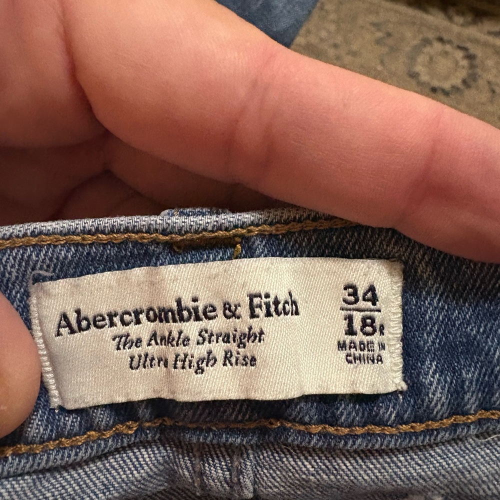 Abercrombie & Fitch Ultra High Rise Ankle Jeans - Light Blue